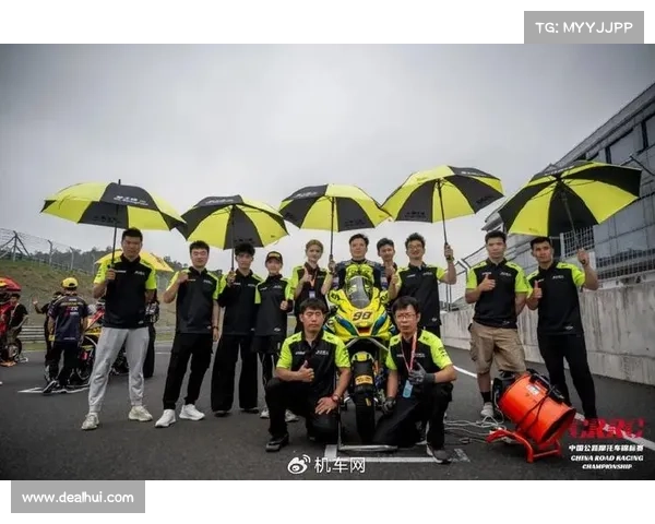 激情四溢的CRRC赛事舞台汇聚顶尖车手速度交锋荣耀满载共创辉煌篇章